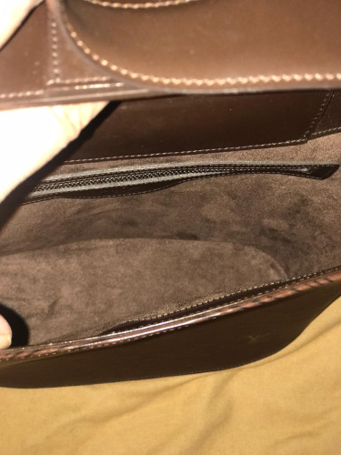 Verseau leather handbag Louis Vuitton Black in Leather - 28416710
