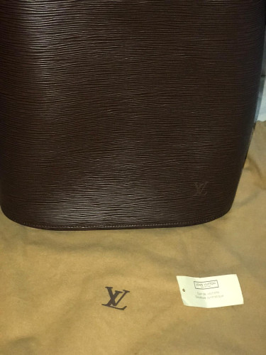 LOUIS VUITTON EPI VERSEAU BUCKET BAG, brown leather with resin hardware,  magnetic snap closure, free standing, 26cm x 26cm H x 11cm.